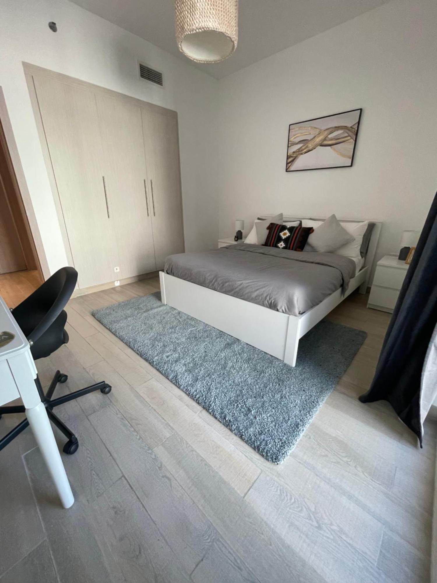 Апартаменты Daisy Hill 1br Waters Edge Canal View Theme Parks Yas Island *