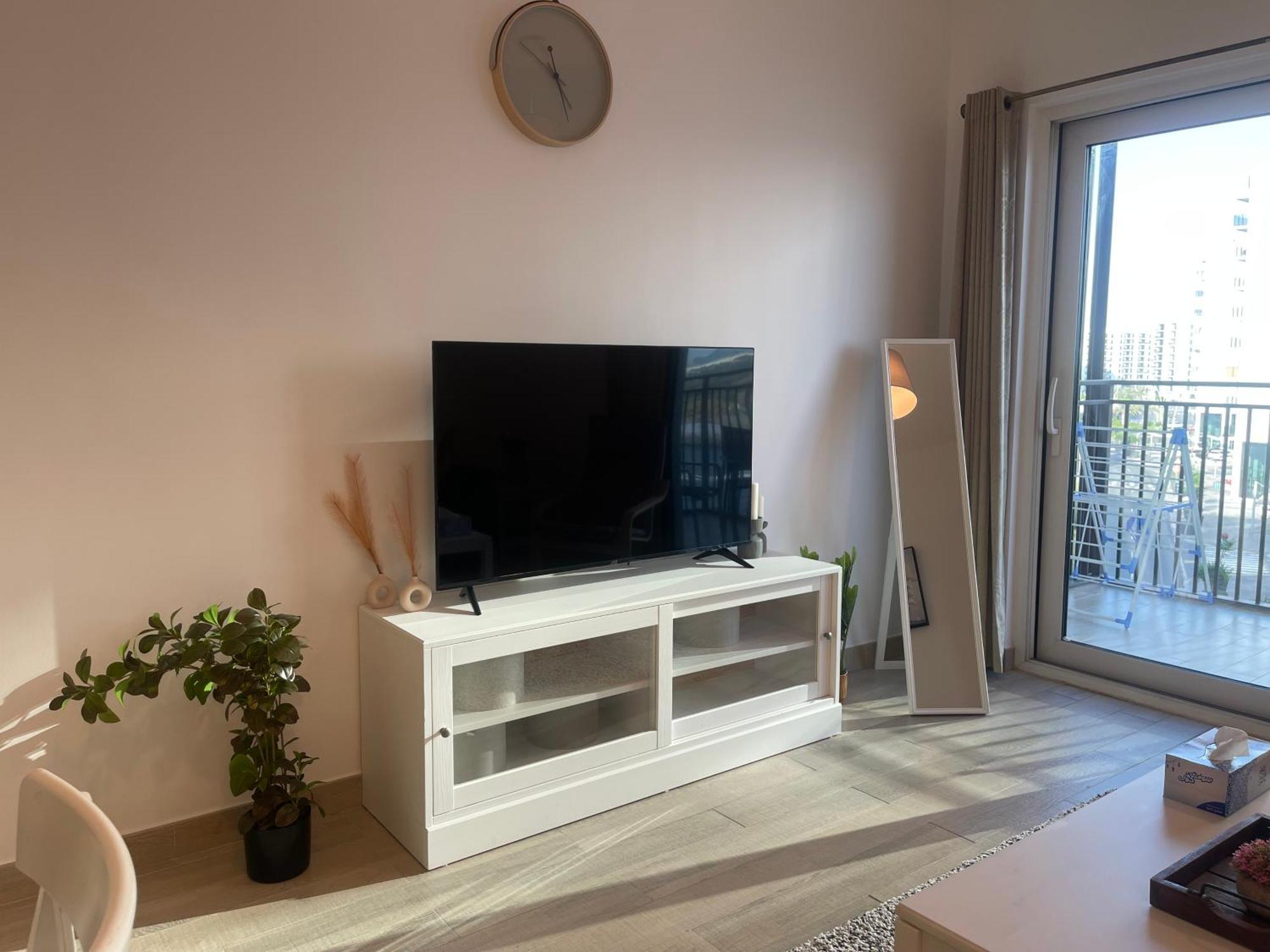 Апартаменты Daisy Hill 1br Waters Edge Canal View Theme Parks Yas Island *