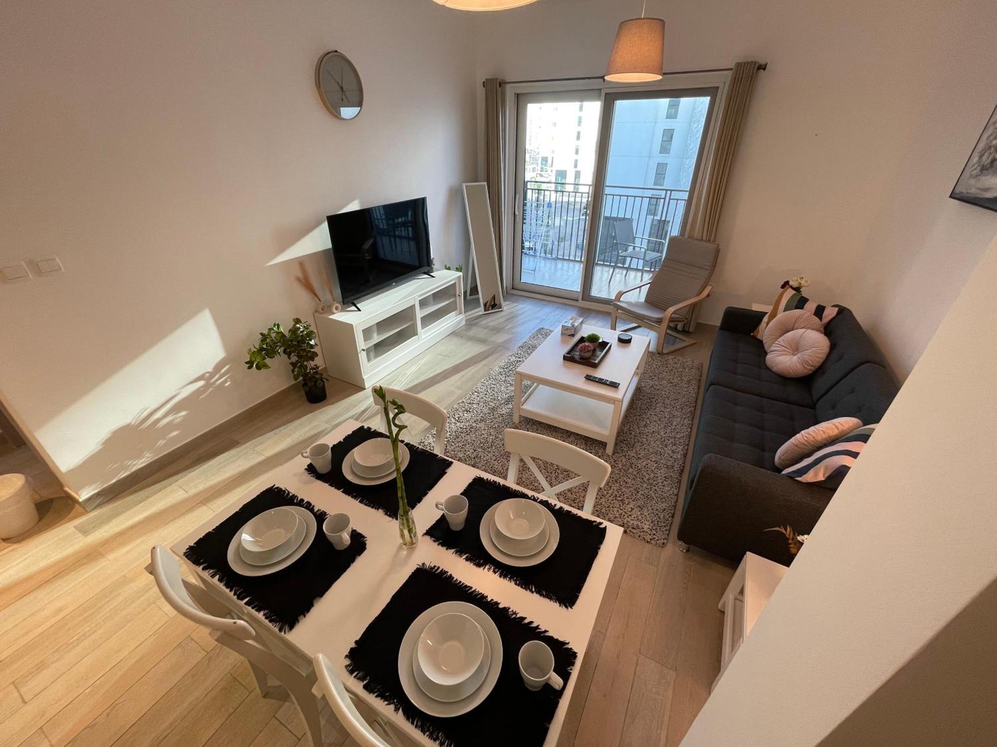 Daisy Hill 1br Waters Edge Canal View Theme Parks Yas Island *