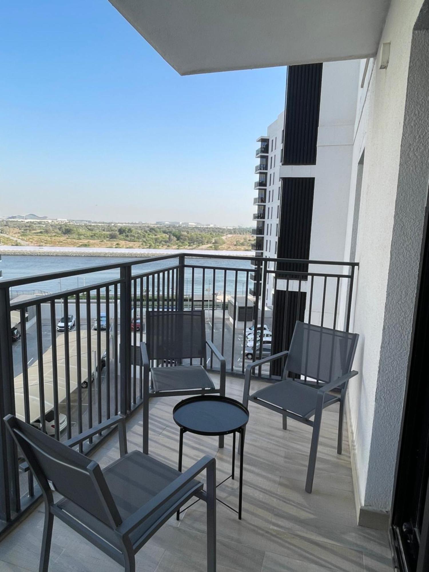 Daisy Hill 1br Waters Edge Canal View Theme Parks Yas Island Апартаменты *