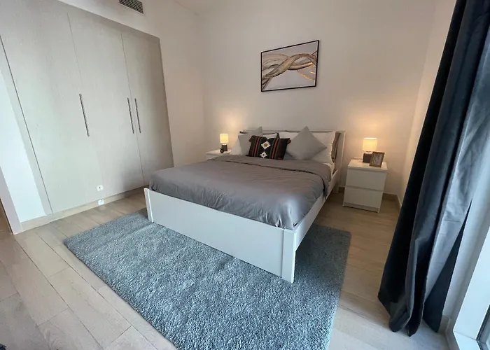 Daisy Hill 1Br Waters Edge Canal View Theme Parks Yas Island