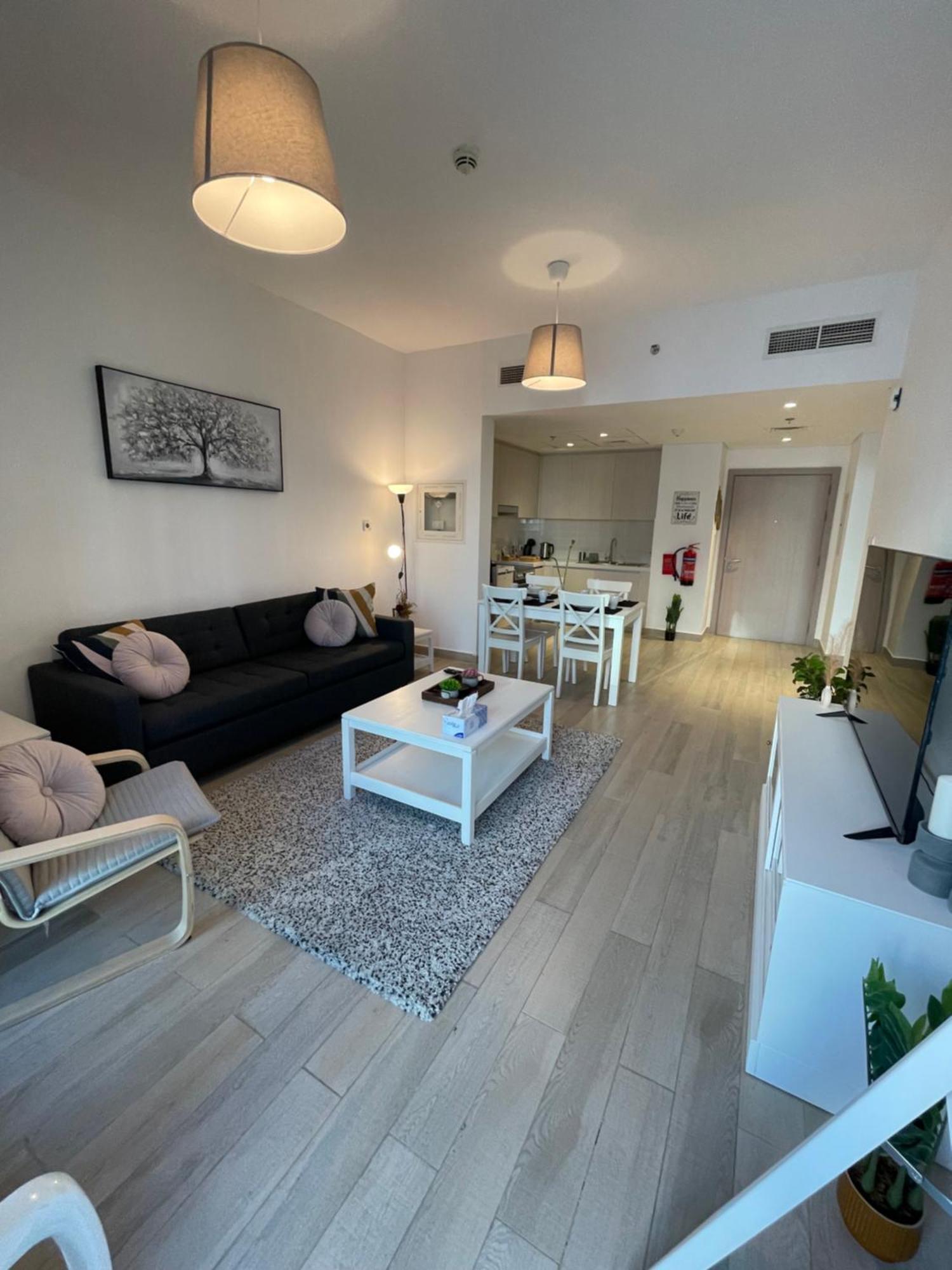 Apartment Daisy Hill 1br Waters Edge Canal View Theme Parks Yas Island *