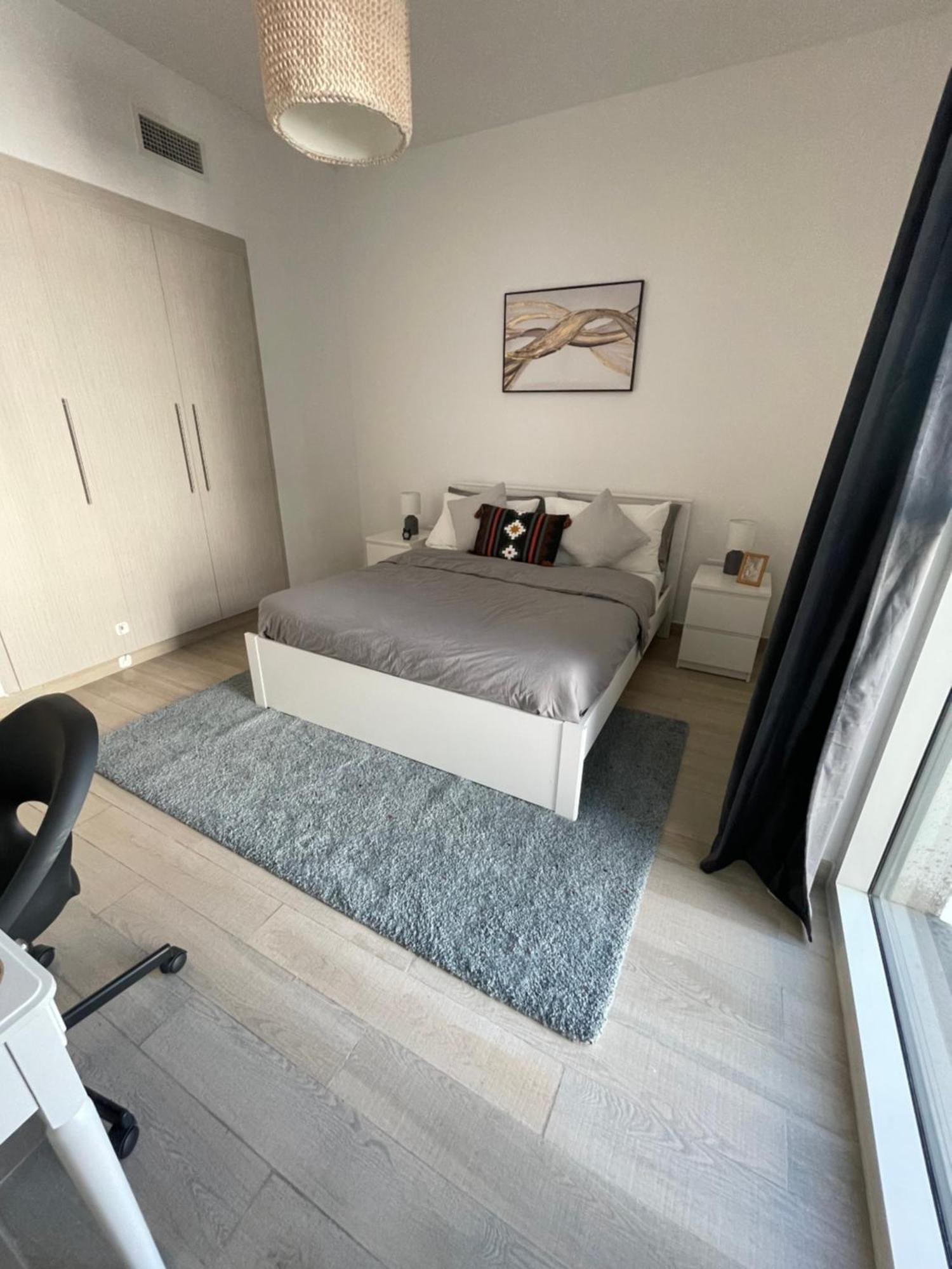 Apartment Daisy Hill 1br Waters Edge Canal View Theme Parks Yas Island *