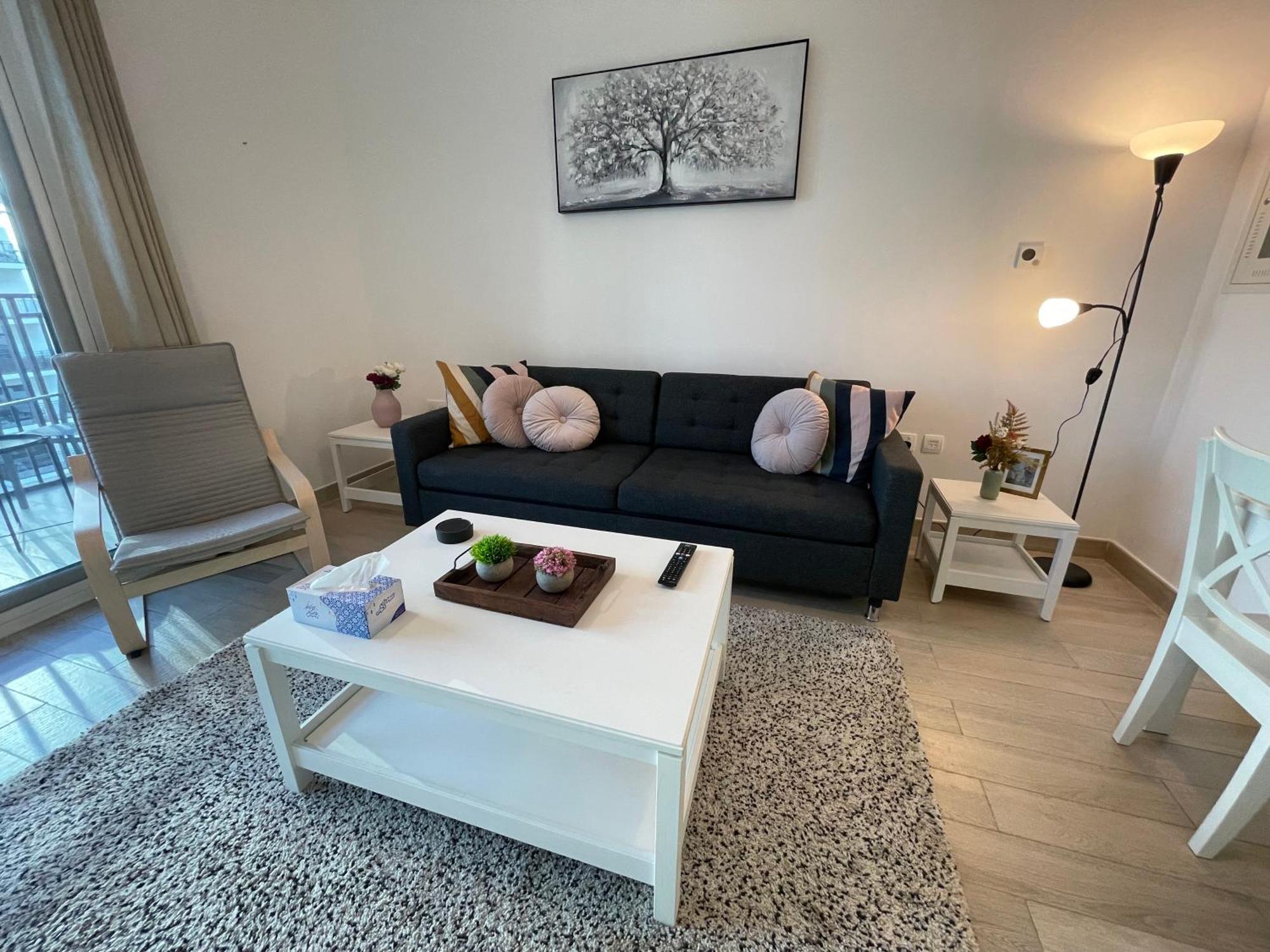 Daisy Hill 1br Waters Edge Canal View Theme Parks Yas Island Abu Dhabi
